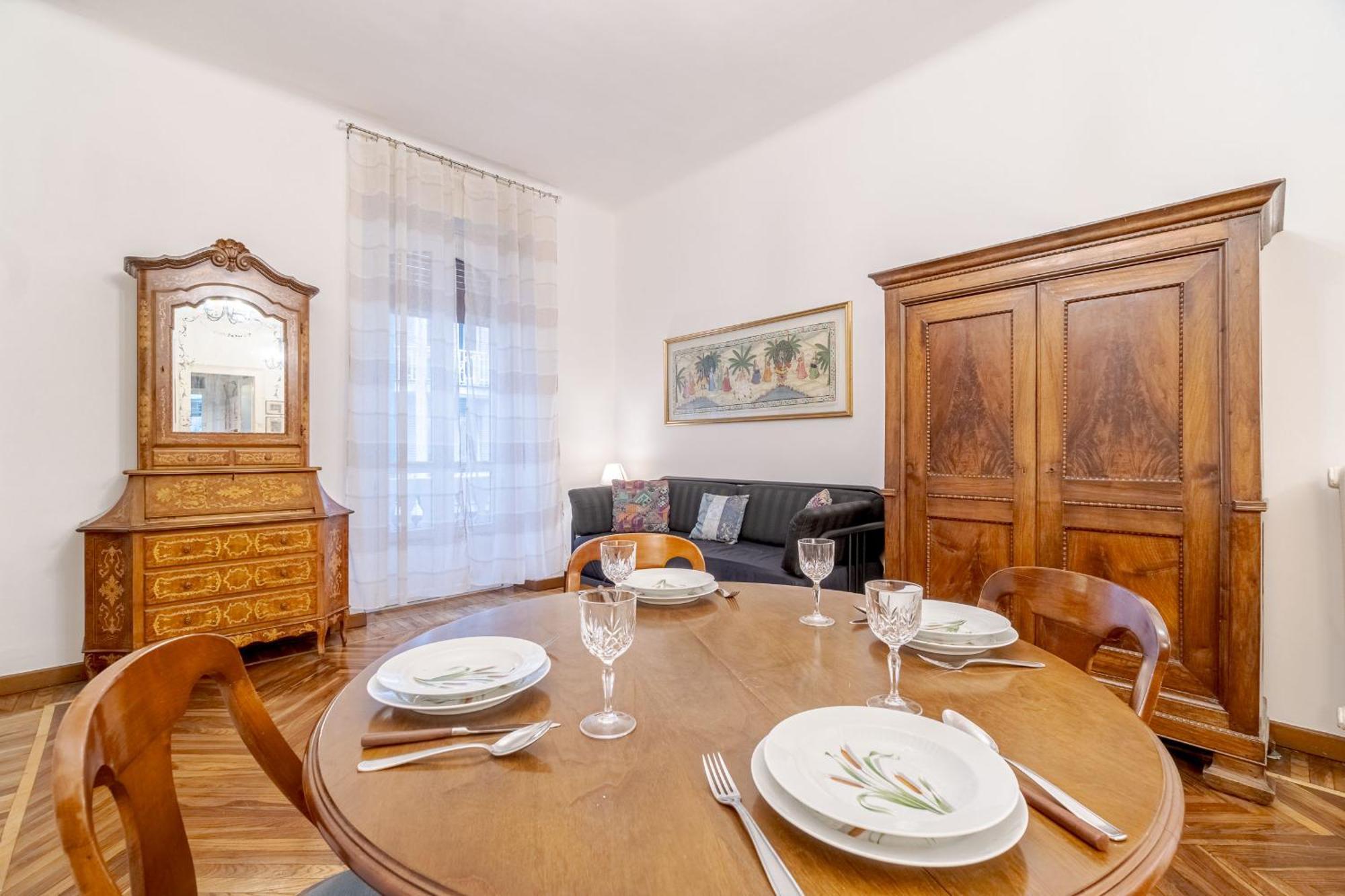 Apartment Old Fashion With Balcony Turin