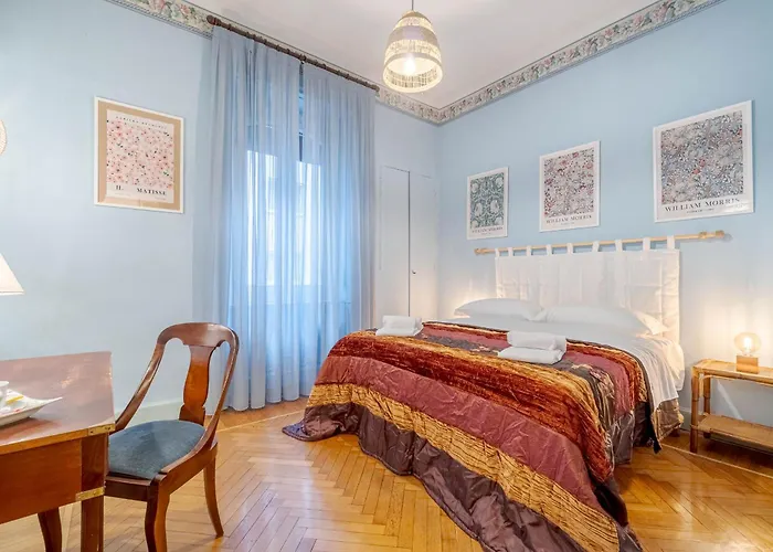 Torino Old Fashion Apartment With Balcony
